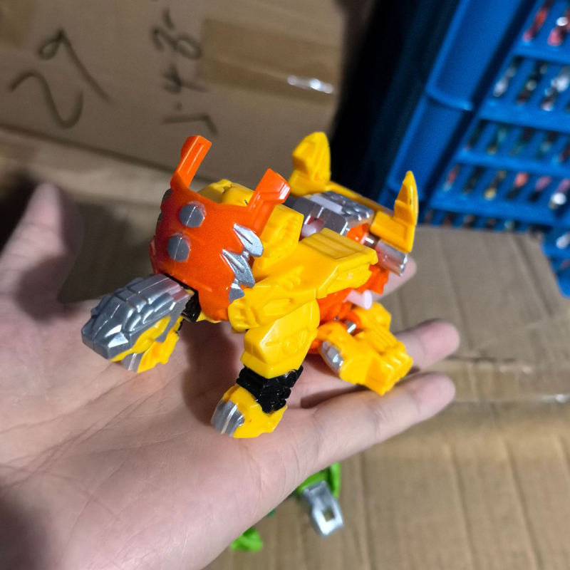 Model Kit Dinosaur Bandai - Robot Mostro Trasformabile a Forma di