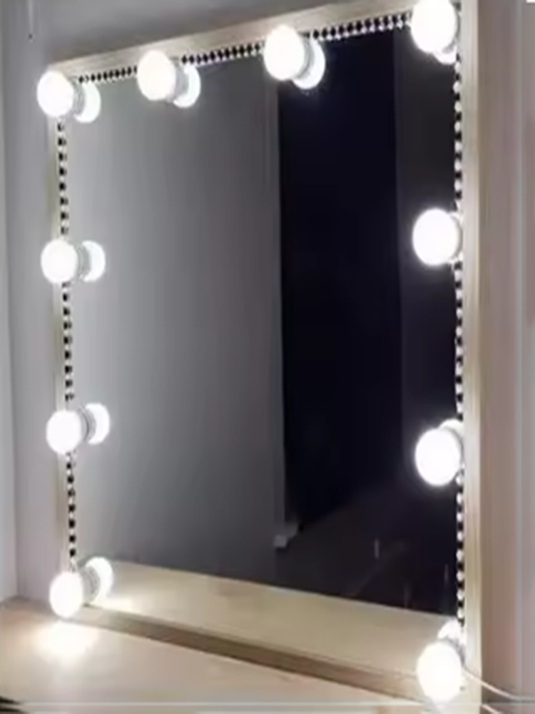 Specchio LED per Trucco con Lu - Model Kit Led recensione e prezzo